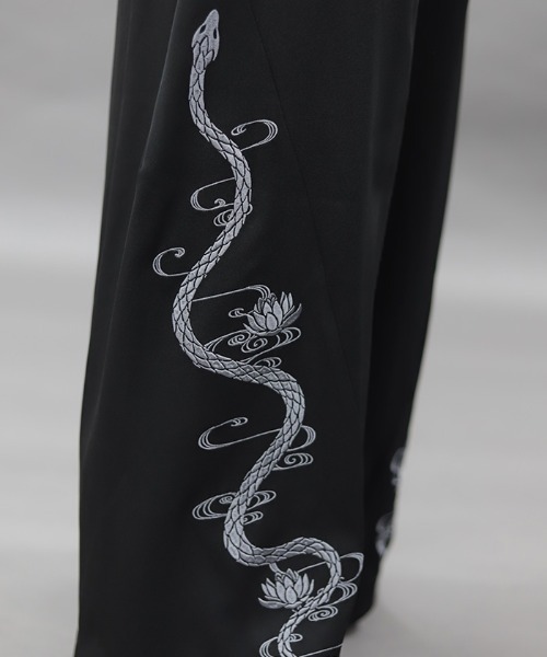 REZEN(リゼン)の「蛇×蓮刺繍ワイドパンツ(その他パンツ・メンズ・ターコイズブルー/ローズ/ライトグレー・MEDIUM/LARGE/SMALL)」の13枚目の写真