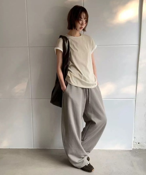 CHUN CHUN NOTES(チュンチュンノーツ)の「26SS/配色ロールスリーブフレンチTシャツ(Tシャツ/カットソー・レディース・ホワイト/ベージュ/ライトグレー・F)」の11枚目の写真