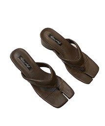 Girly Doll（ガーリードール）の「ローヒールトングサンダル（サンダル）」