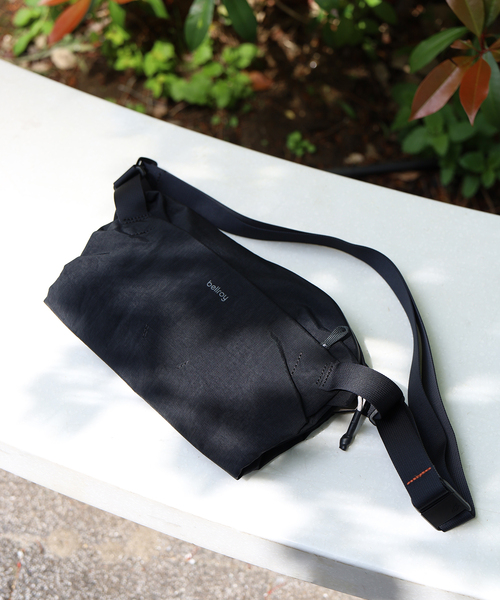 VERMEIL par iena(ヴェルメイユパーイエナ)の「《追加》Bellroy ベルロイ Lite Sling BLLA-BLK-234(ショルダーバッグ・レディース・ブラック・FREE)」の1枚目の写真
