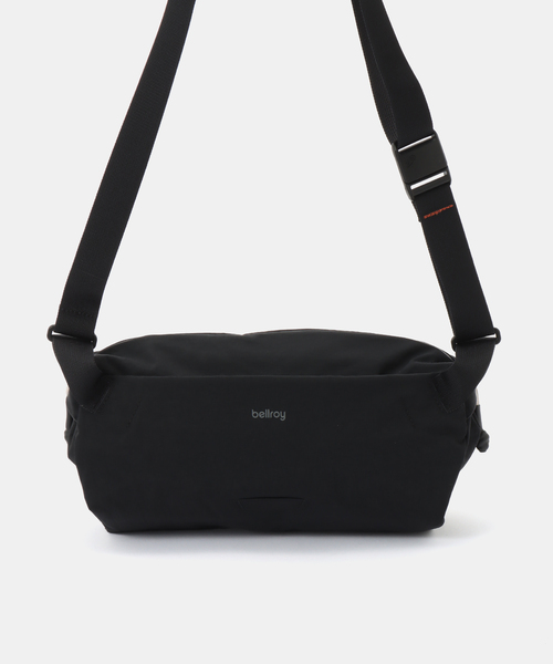 VERMEIL par iena(ヴェルメイユパーイエナ)の「《追加》Bellroy ベルロイ Lite Sling BLLA-BLK-234(ショルダーバッグ・レディース・ブラック・FREE)」の4枚目の写真