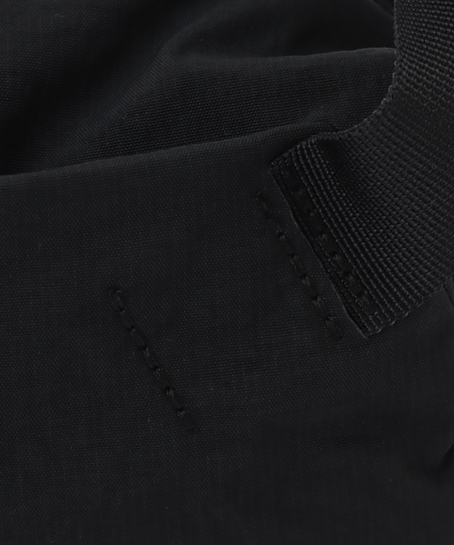 VERMEIL par iena(ヴェルメイユパーイエナ)の「《追加》Bellroy ベルロイ Lite Sling BLLA-BLK-234(ショルダーバッグ・レディース・ブラック・FREE)」の21枚目の写真