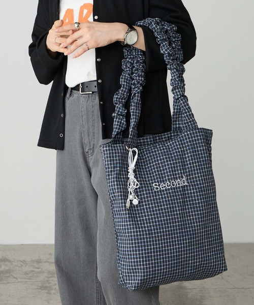 BONLECILL Marche(ボンルシールマルシェ)の「【BONLECILL Marche】ギャザーハンドルチェック柄トートバッグ(トートバッグ・レディース・ブラック/ブルー/イエロー/ベージュ・FREE)」の8枚目の写真