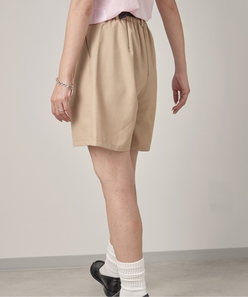OFROOM(オフルーム)の「Tuck Half Pants|タックハーフパンツ(その他パンツ・レディース・ブラック/グレー/ベージュ・SMALL/MEDIUM/LARGE)」の19枚目の写真