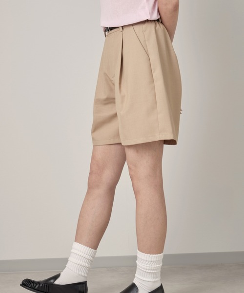 OFROOM(オフルーム)の「Tuck Half Pants|タックハーフパンツ(その他パンツ・レディース・ブラック/グレー/ベージュ・SMALL/MEDIUM/LARGE)」の20枚目の写真