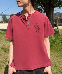 FREE DEE（フリー ディー）の「A'GEM/9 × .kom 『FREEDEE/フリーディー』クロス刺繍ヘンリーネックワッフルTシャツ（Tシャツ/カットソー）」