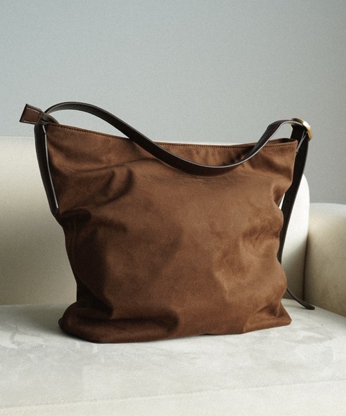 WYM LIDNM(ウィム バイ リドム)の「FAUX SUEDE SHOULDER BAG(ショルダーバッグ・メンズ・ブラウン/ブラック・FREE)」の1枚目の写真