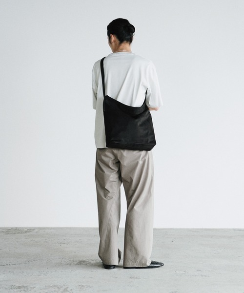 WYM LIDNM(ウィム バイ リドム)の「FAUX SUEDE SHOULDER BAG(ショルダーバッグ・メンズ・ブラウン/ブラック・FREE)」の7枚目の写真