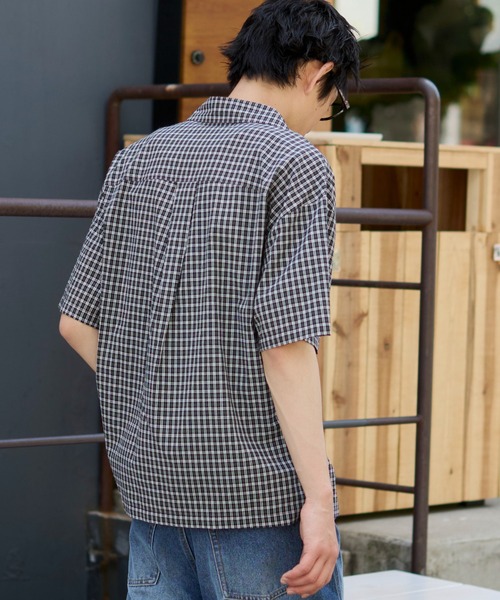 WEGO(ウィゴー)の「WEGO/クロップドSSマイクロチェックシャツ(シャツ/ブラウス・メンズ・ブラック系その他2/ブルー系その他2・LARGE/MEDIUM)」の16枚目の写真