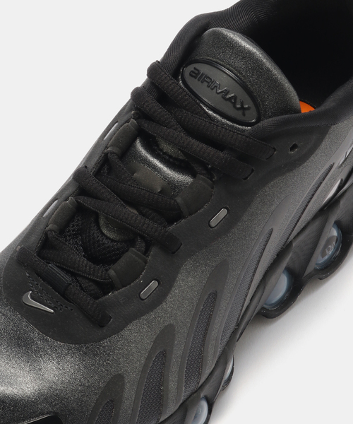 NIKE(ナイキ)の「NIKE W AIR MAX DN8 HF5509-002(スニーカー・レディース・ブラック・23cm/23.5cm/24cm/24.5cm)」の6枚目の写真