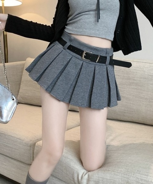 yuue' ( wear )(ユーイ)の「ベルト付きボックスプリーツミニスカート インナーパンツ付き(スカート・レディース・ブラック/グレー・M/L)」の3枚目の写真