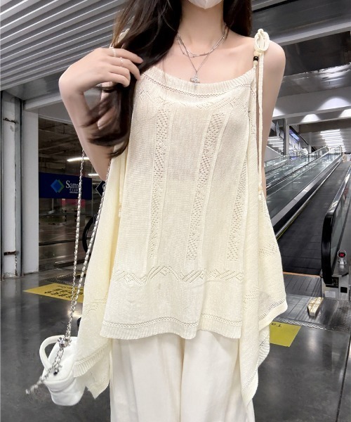 LUCPY(ラクピー)の「透かし編みニットキャミチュニック(その他トップス・レディース・アイボリー/ホワイト/グレー/ブラック・X-LARGE/SMALL/LARGE/MEDIUM)」の1枚目の写真