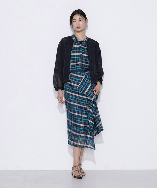 K.T KIYOKO TAKASE(キヨコタカセ)の「【セットアップ対応】シルクシアーチェック 2WAYシャツ羽織り(シャツ/ブラウス・レディース・ブラウン系その他/ブルー系その他・9号/7号)」の3枚目の写真