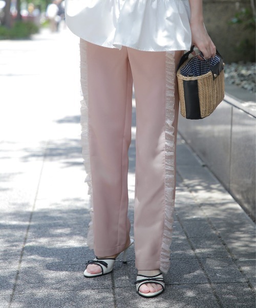 Fit more（フィットモア）の「チュールフリルストレートパンツ（その他パンツ・レディース・ホワイト/ブラック/ピンク・PS/S/M）」の4枚目の写真