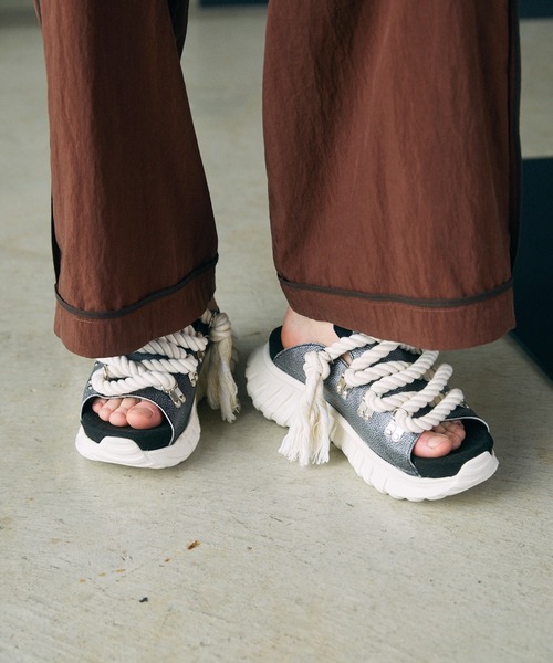 MAISON SPECIAL(メゾンスペシャル)の「《UNISEX》【SPECIAL SHOES FACTORY COLLABORATION】Dog Ear Lace-up Platform Sandals/ドッグイヤーシューレースプラットフォームサンダル【MAISON SPECIAL/メゾンスペシャル】(サンダル・メンズ・ブラック/シルバー/ダークブラック・28.5/27.5/26.5/25.5)」の6枚目の写真