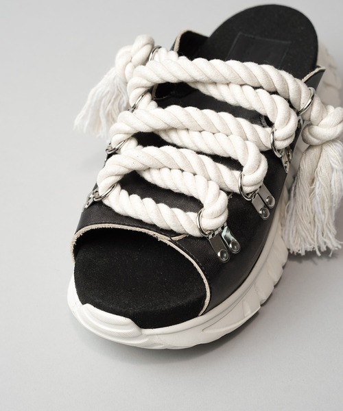 MAISON SPECIAL(メゾンスペシャル)の「《UNISEX》【SPECIAL SHOES FACTORY COLLABORATION】Dog Ear Lace-up Platform Sandals/ドッグイヤーシューレースプラットフォームサンダル【MAISON SPECIAL/メゾンスペシャル】(サンダル・メンズ・ブラック/シルバー/ダークブラック・28.5/27.5/26.5/25.5)」の11枚目の写真