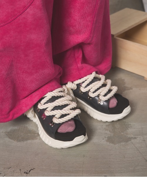 MAISON SPECIAL(メゾンスペシャル)の「《UNISEX》【SPECIAL SHOES FACTORY COLLABORATION】Dog Ear Lace-up Platform Sandals/ドッグイヤーシューレースプラットフォームサンダル【MAISON SPECIAL/メゾンスペシャル】(サンダル・メンズ・ブラック/シルバー/ダークブラック・28.5/27.5/26.5/25.5)」の15枚目の写真
