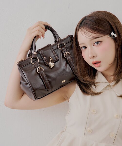 Chico（チコ）の「ハートキーチャームボストンバッグ（ボストンバッグ・レディース・ブルー/アイボリー/ブラウン/ブラック・FREE）」の17枚目の写真