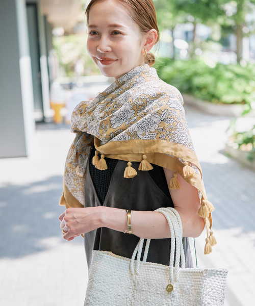 SLOBE IENA(スローブイエナ)の「《シリーズあり》Indiaストール(ストール/ショール・レディース・ベージュ・FREE)」の4枚目の写真