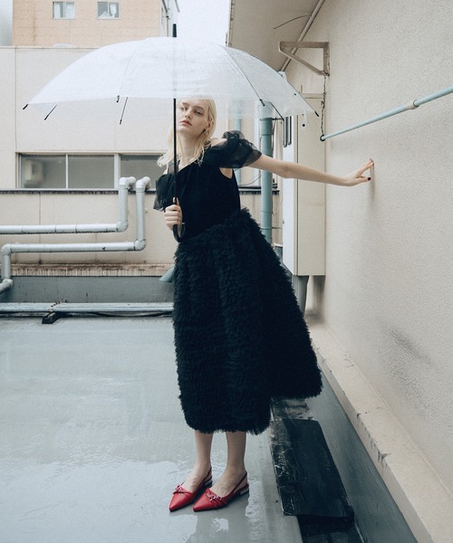 et.UNiVER(エトユニベール)の「Velour Ruffle Dress(ドレス・レディース・ブラック×ベージュ/ブラック/ブルー・SMALL/MEDIUM/LARGE)」の2枚目の写真