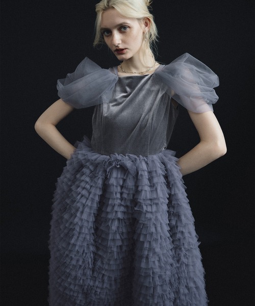 et.UNiVER(エトユニベール)の「Velour Ruffle Dress(ドレス・レディース・ブラック×ベージュ/ブラック/ブルー・SMALL/MEDIUM/LARGE)」の11枚目の写真