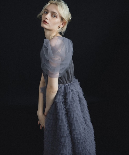 et.UNiVER(エトユニベール)の「Velour Ruffle Dress(ドレス・レディース・ブラック×ベージュ/ブラック/ブルー・SMALL/MEDIUM/LARGE)」の15枚目の写真