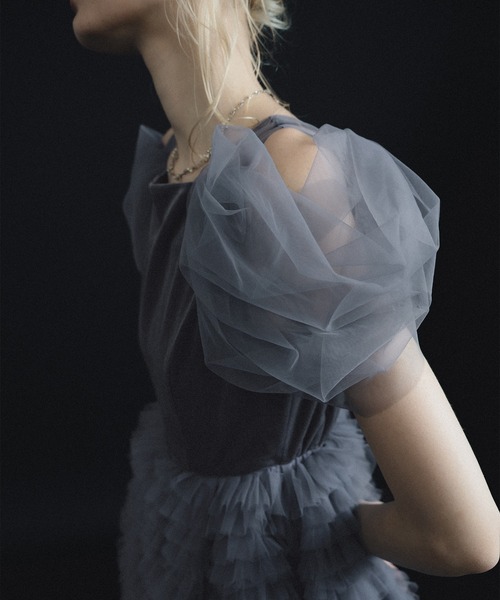 et.UNiVER(エトユニベール)の「Velour Ruffle Dress(ドレス・レディース・ブラック×ベージュ/ブラック/ブルー・SMALL/MEDIUM/LARGE)」の18枚目の写真