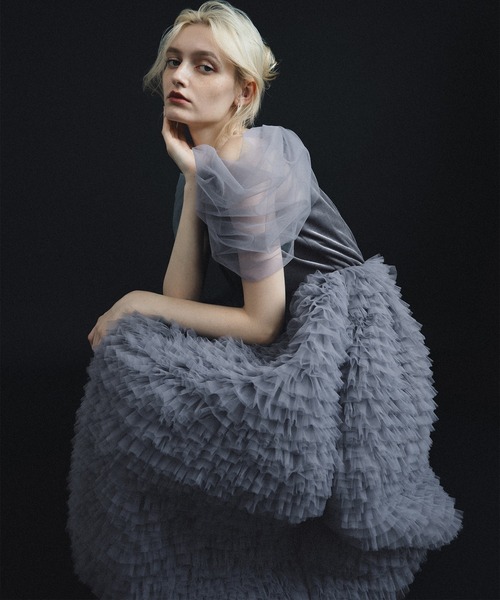et.UNiVER(エトユニベール)の「Velour Ruffle Dress(ドレス・レディース・ブラック×ベージュ/ブラック/ブルー・SMALL/MEDIUM/LARGE)」の17枚目の写真