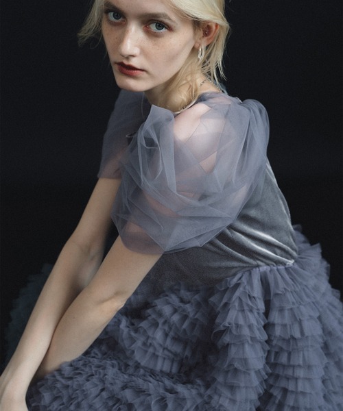 et.UNiVER(エトユニベール)の「Velour Ruffle Dress(ドレス・レディース・ブラック×ベージュ/ブラック/ブルー・SMALL/MEDIUM/LARGE)」の22枚目の写真