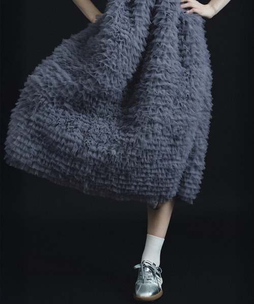 et.UNiVER(エトユニベール)の「Velour Ruffle Dress(ドレス・レディース・ブラック×ベージュ/ブラック/ブルー・SMALL/MEDIUM/LARGE)」の20枚目の写真