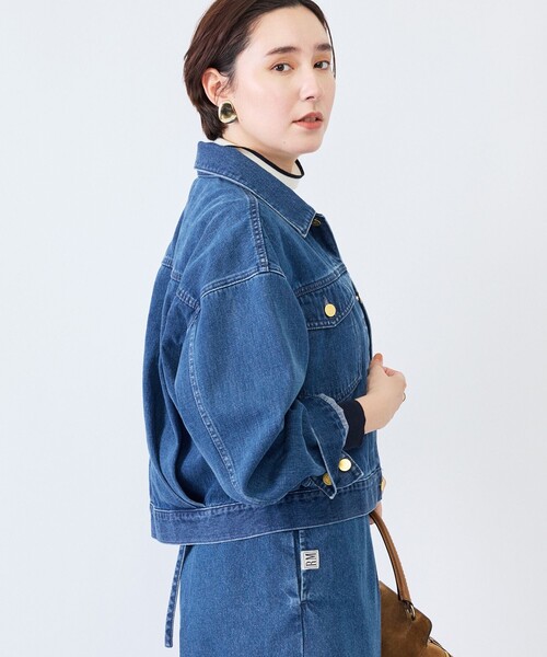 Rie Miller(リエミラー)の「【RM denim】バックひねりデザインショート丈Gジャン(デニムジャケット・レディース・インディゴブルー・FREE)」の11枚目の写真