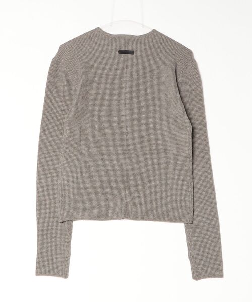 FOG ESSENTIALS(エフオージーエッセンシャルズ)の「フィア オブ ゴッド エッセンシャルズ【Fear of God ESSENTIALS】- セーター【WAFFLED LONG SLEEVE SWEATHER HEATHER GRAY 192HO247241FW】(ニット/セーター・レディース・ヘザーグレー・L/XL)」の2枚目の写真