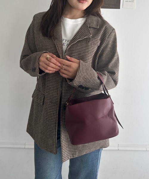 CLEA（クレア）の「2WAY巾着ショルダーハンドバッグ（ショルダーバッグ・レディース・ワインレッド/ホワイト/ブラック/ブラウン/ダークブラウン・FREE）」の5枚目の写真