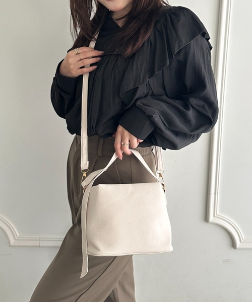 CLEA（クレア）の「2WAY巾着ショルダーハンドバッグ（ショルダーバッグ・レディース・ワインレッド/ホワイト/ブラック/ブラウン/ダークブラウン・FREE）」の20枚目の写真