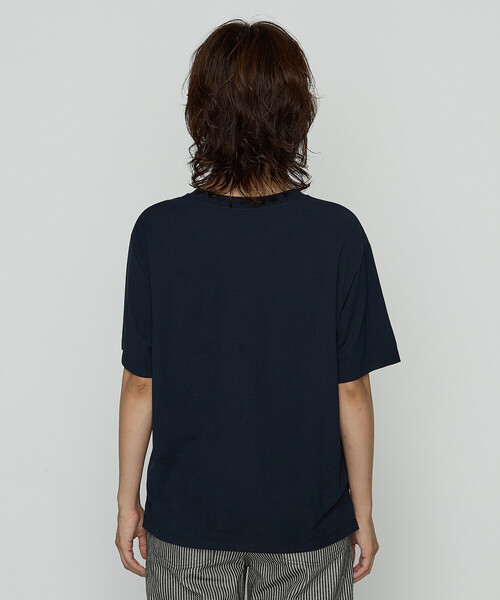 COMME CA Wardrobe(コムサワードローブ)の「〔 +サイズ 〕ヴィンテージ天竺 Tシャツ(Tシャツ/カットソー・レディース・ホワイト/ネイビー・13号)」の7枚目の写真