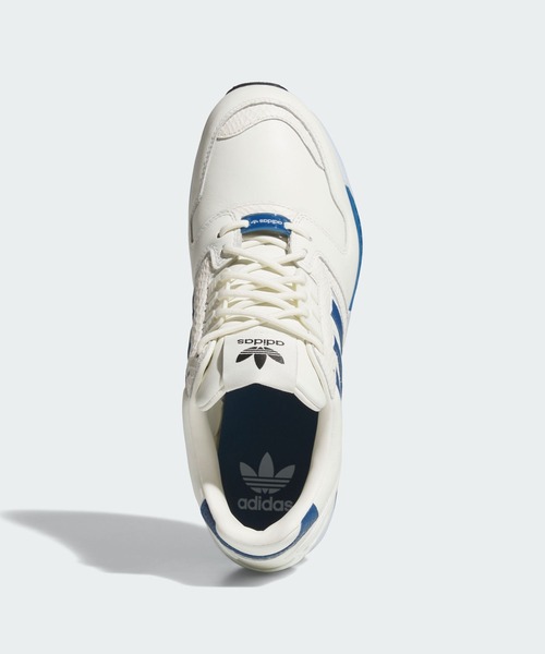 adidas(アディダス)の「オリジナルス ZX 8000 スパイクレス ゴルフ / ZX 8000 SPIKELESS GOLF【adidas Golf/アディダスゴルフ】(スニーカー・メンズ・ホワイト×ブルー・22.5cm/23.5cm/24.5cm/25.5cm/26.5cm/27.5cm/28.5cm/23.0cm/24.0cm/25.0cm/26.0cm/27.0cm/28.0cm/29.0cm)」の4枚目の写真