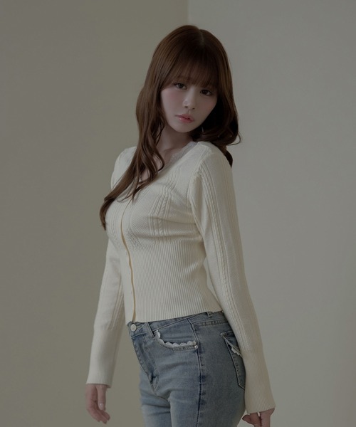 M DOLLY(エムドリー)の「Lace collar tina knit tops / レースカラー ティナニットトップス(ニット/セーター・レディース・アイボリー/グレー・FREE)」の2枚目の写真