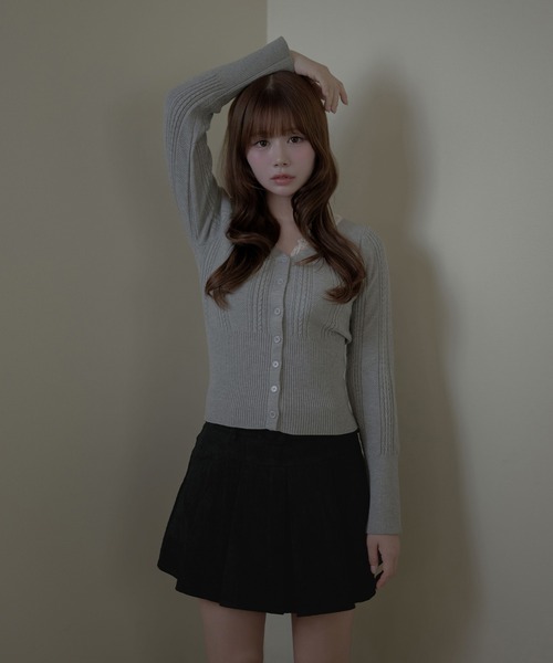 M DOLLY(エムドリー)の「Lace collar tina knit tops / レースカラー ティナニットトップス(ニット/セーター・レディース・アイボリー/グレー・FREE)」の3枚目の写真