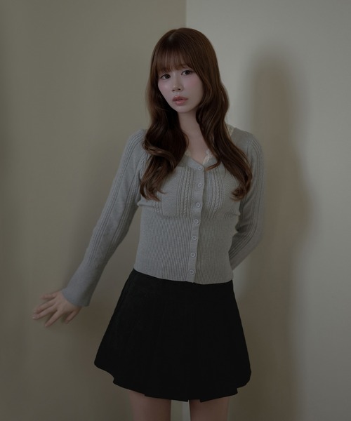 M DOLLY(エムドリー)の「Lace collar tina knit tops / レースカラー ティナニットトップス(ニット/セーター・レディース・アイボリー/グレー・FREE)」の6枚目の写真