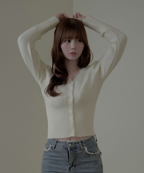 M DOLLY(エムドリー)の「Lace collar tina knit tops / レースカラー ティナニットトップス(ニット/セーター・レディース・アイボリー/グレー・FREE)」の9枚目の写真