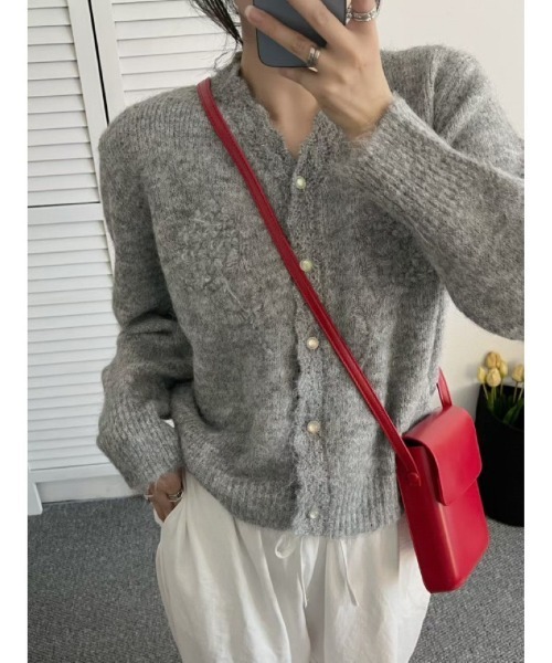 Ritzy(リッツィー)の「透かし花柄ウェーブネックニットカーディガン(カーディガン/ボレロ・レディース・ベージュ/グレー/ホワイト・FREE)」の2枚目の写真
