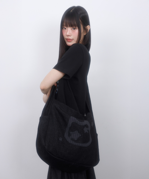 LMR(エルエムアール)の「キャットシンボルアプリケウォッシングクロスバッグ BLACK(ショルダーバッグ・レディース・ブラック・FREE)」の1枚目の写真