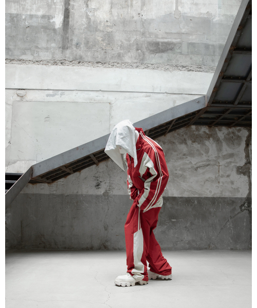 ROARINGRAD(ロアリングラド)の「26パネルトラックパンツレッド(スウェットパンツ・レディース・その他・MEDIUM/LARGE)」の6枚目の写真