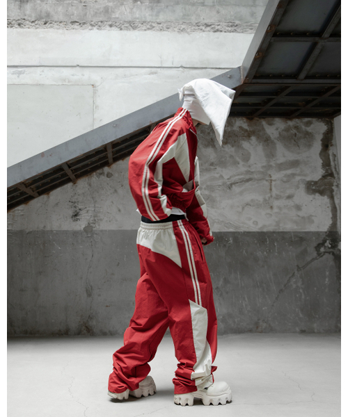 ROARINGRAD(ロアリングラド)の「26パネルトラックパンツレッド(スウェットパンツ・レディース・その他・MEDIUM/LARGE)」の8枚目の写真