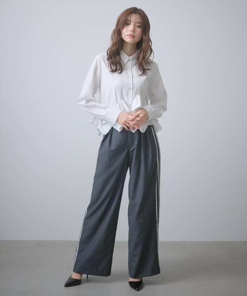 AND COUTURE(アンドクチュール)の「デザインヘムビジューストライプブラウス(シャツ/ブラウス・レディース・ブルー/グリーン/ホワイト・FREE)」の21枚目の写真