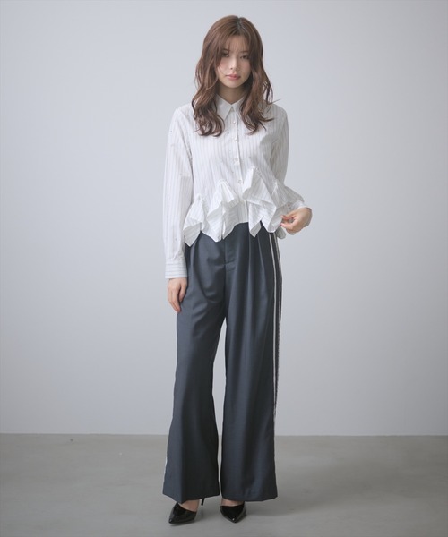 AND COUTURE(アンドクチュール)の「デザインヘムビジューストライプブラウス(シャツ/ブラウス・レディース・ブルー/グリーン/ホワイト・FREE)」の22枚目の写真