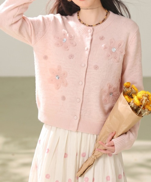 LUCPY（ラクピー）の「フラワービジューニットカーディガン（カーディガン/ボレロ・レディース・ピンク・X-LARGE/LARGE/MEDIUM/SMALL）」の4枚目の写真