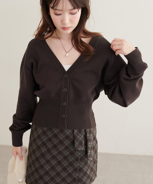 natural couture（ナチュラルクチュール）の「ラグラン切替Vネックカーディガン（カーディガン/ボレロ・レディース・オフホワイト/ライトグレー/ボルドー/ブラウン・FREE）」の3枚目の写真