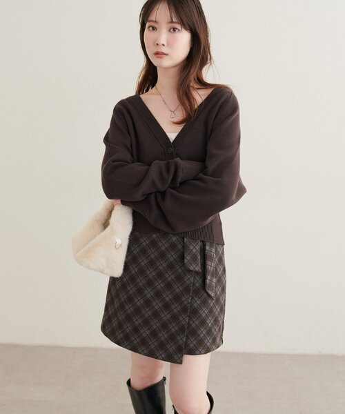 natural couture（ナチュラルクチュール）の「ラグラン切替Vネックカーディガン（カーディガン/ボレロ・レディース・オフホワイト/ライトグレー/ボルドー/ブラウン・FREE）」の12枚目の写真