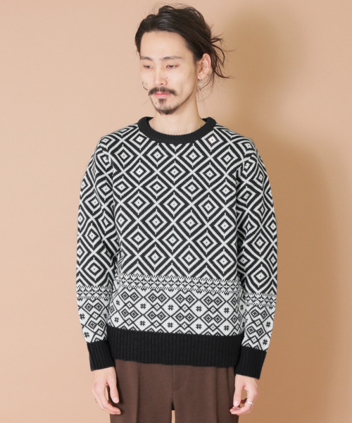 URBAN RESEARCH（アーバンリサーチ）の「UR ジオメトリックパターンC/Nニット（ニット/セーター・メンズ・ネイビー/ボルドー/ブラウン・MEDIUM/LARGE）」の4枚目の写真